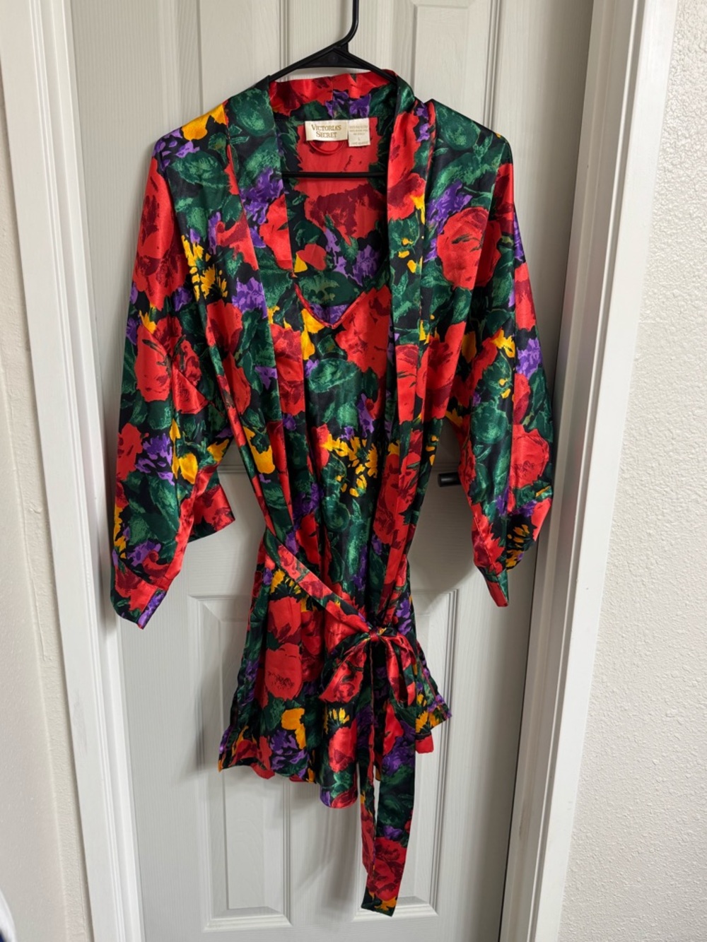 Vintage Victoria’s Secret Silky Robe + Slip Set Large
